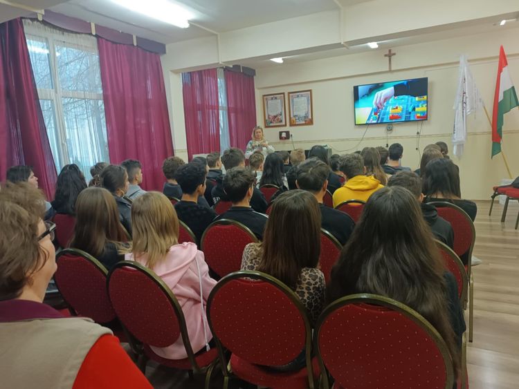 Pályaorietáció a Sajóládi Fráter György Katolikus Általános Iskola és Alapfokú Művészeti Iskolában