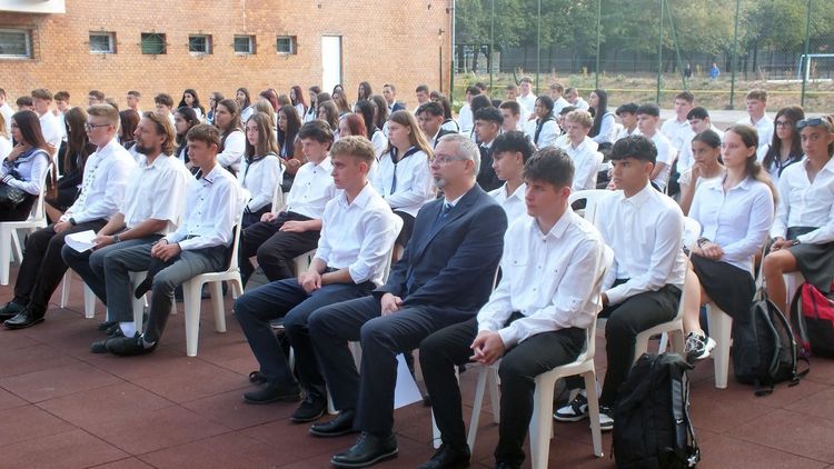 Évnyitó - Elindult a középiskolás kaland!